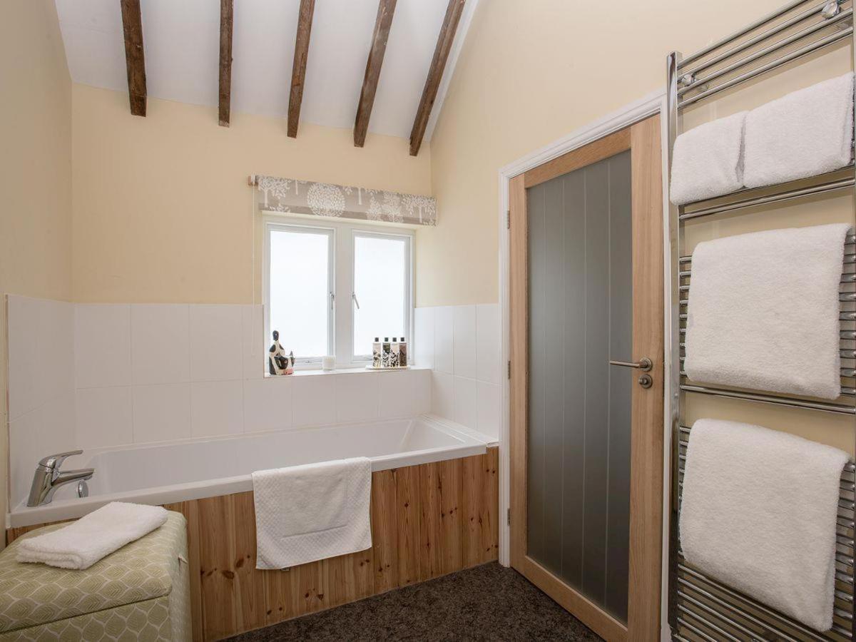 Carrick'S At Castle Farm Hotel Swanton Morley Exterior photo